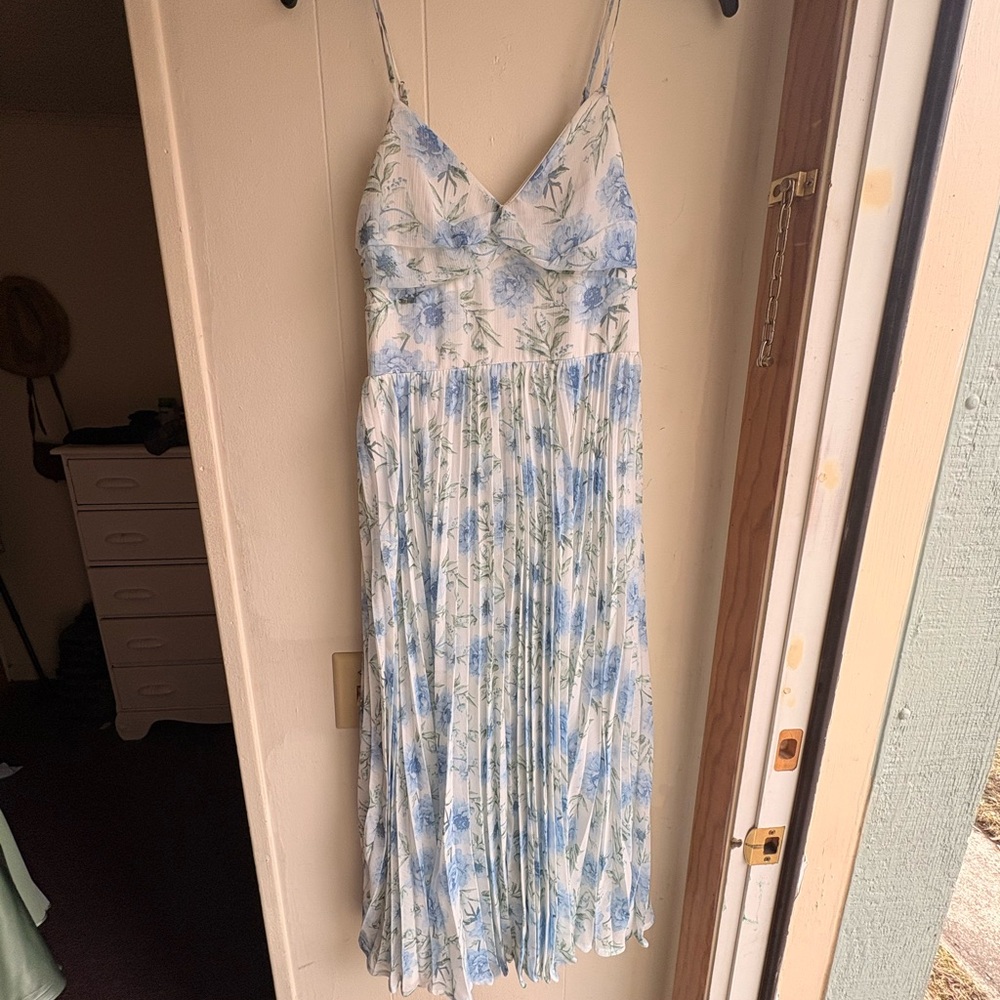 Elegant Blue Floral Maxi Dress